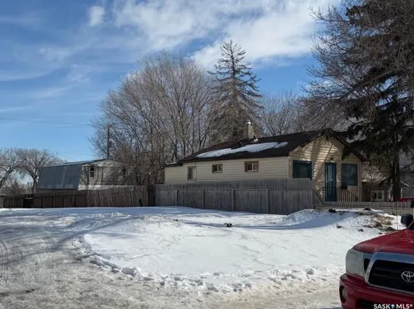 312 Q AVENUE S, Saskatoon, SK S7M 2Y3