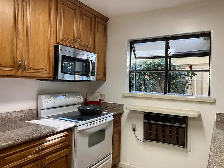 30 Sherland Ave #B — Photo 6