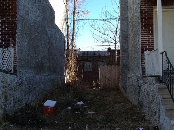 2nd image of 1212 E Stafford St