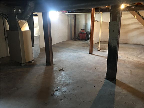 4th image of 1134 S Holmes St