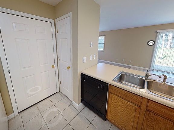 5th image of 1404 N Garfield St APT B