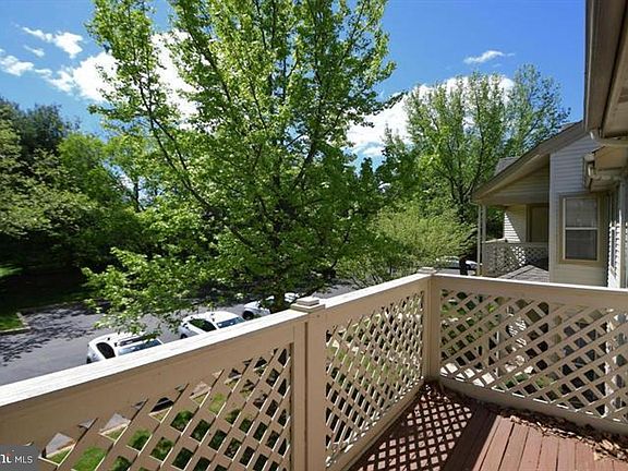 5th image of 210 Foxmeadow Dr #210