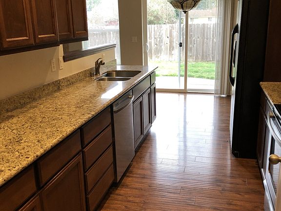 3rd image of 9703 NE 140th Ct