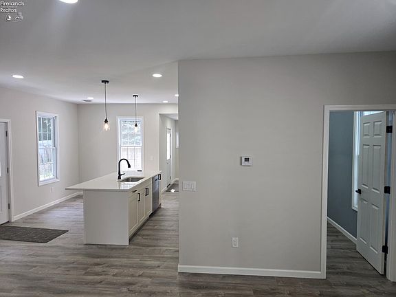 2nd image of 612 Reese St