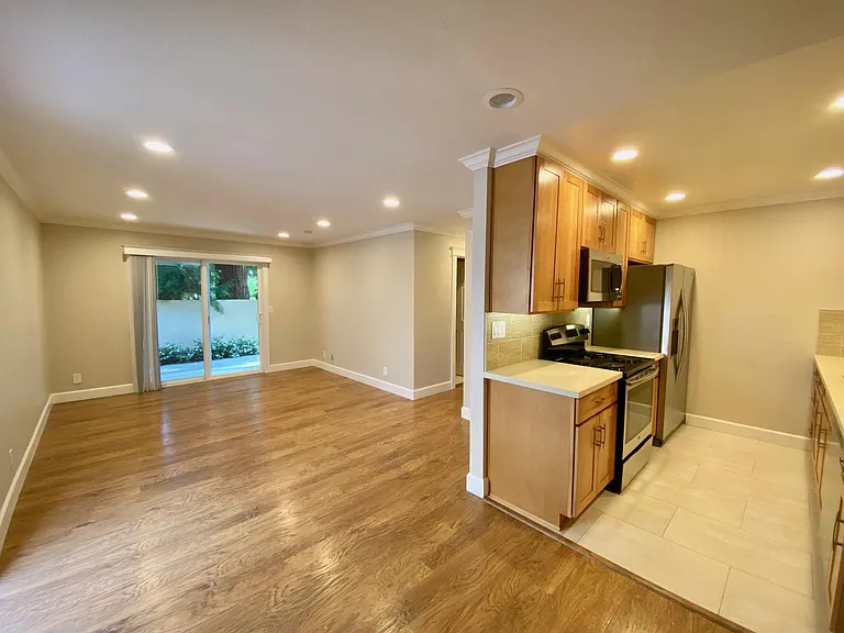 Kitchen floor tile imported from Spain.
Energy efficient recessed LED lights.