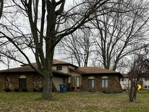 102 Park Pl, Hebron, IN 46341