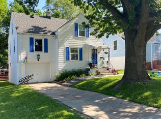6472 Pierce St, Omaha, NE 68106