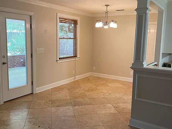 5th image of 108 Highland Ave