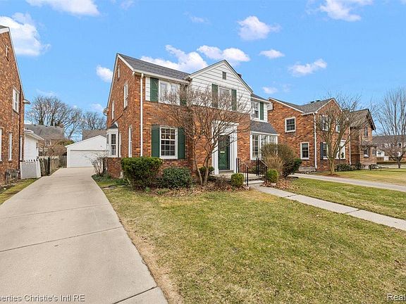 3rd image of 285 McMillan Rd