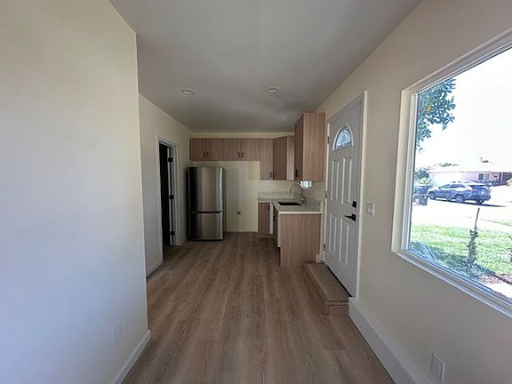 5th image of 9722 Natick Ave #1/2