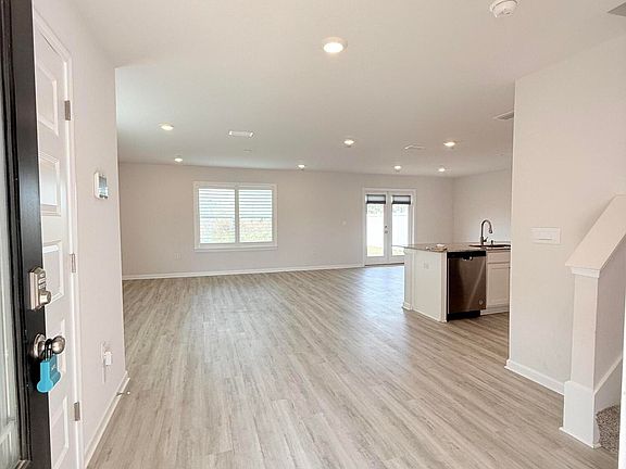 4th image of 6599 Atkins Rd