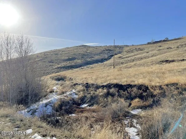 Nka Kelly Ln, Yakima, WA 98901