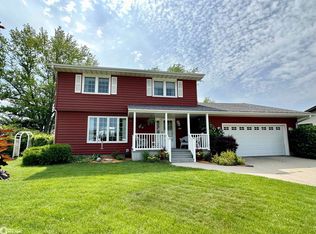 1819 Spring St, Grinnell, IA 50112