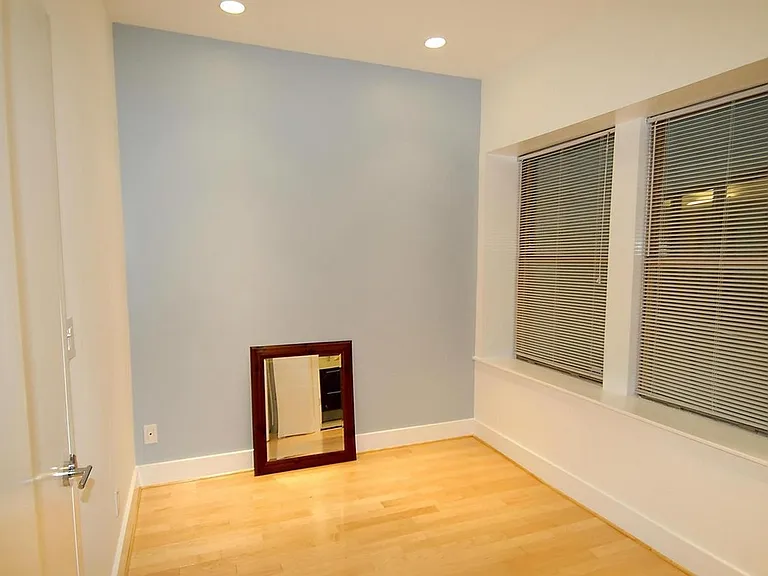 1930 New Hampshire Ave NW #13 — Photo 11