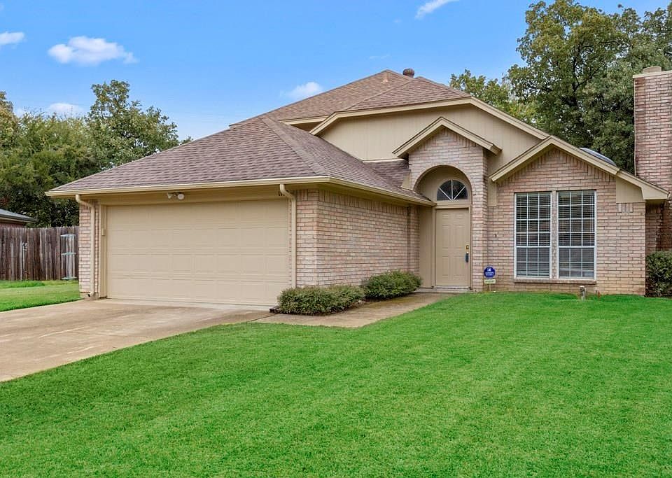 1st image of 1100 Cardinal Oaks Dr