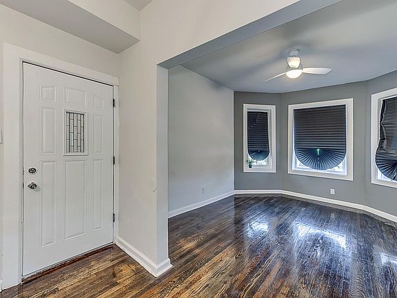3rd image of 1217 S Avers Ave