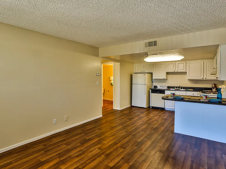 Reno Villas — Photo 18