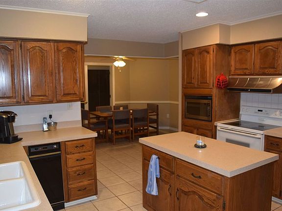 2nd image of 6402 Prestige Ln