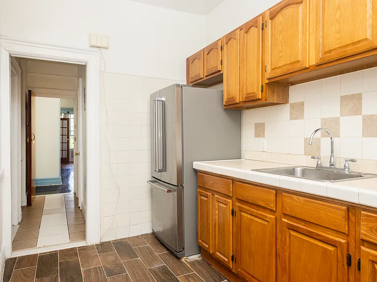 695 Macdonough St #2 — Photo 10