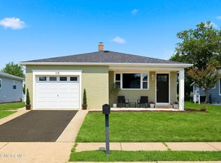 10 Seville Pl, Toms River, NJ 08757