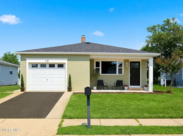 10 Seville Place, Toms River, NJ 08757