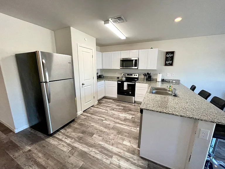 564 Holly St — Photo 10