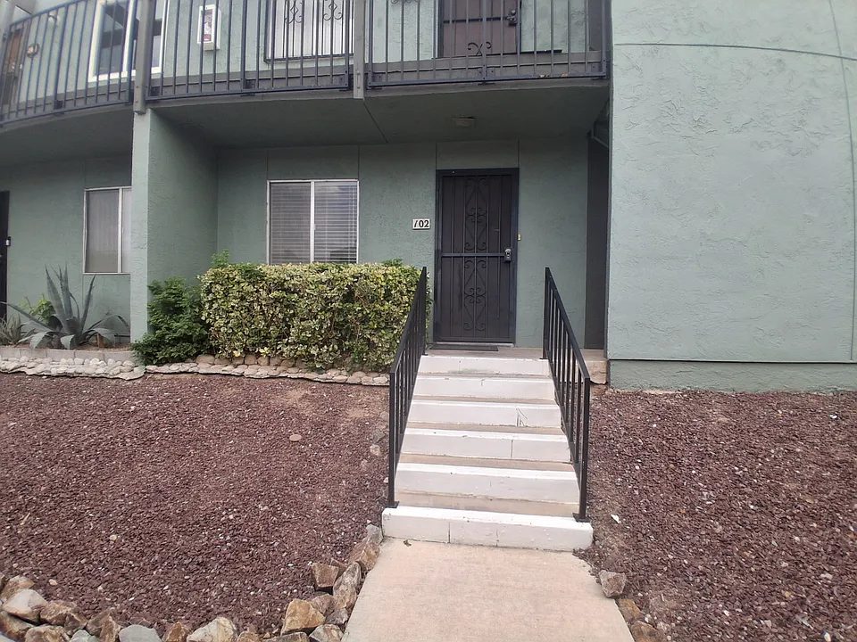 836 S Langley Ave #102