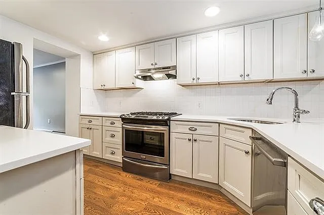 281.5 2nd St #3 — Photo 3
