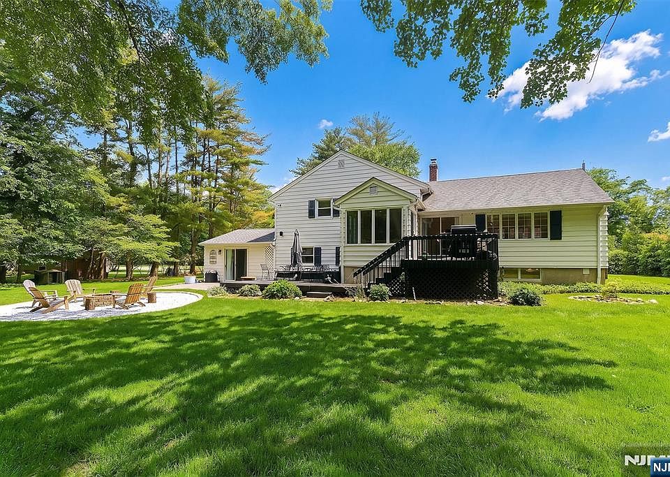 1st image of 15 Eckerson Rd