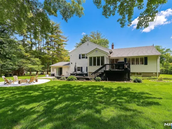 15 Eckerson Rd, Harrington Park, NJ 07640