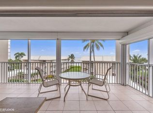 2875 Gulf Shore Blvd N APT 406, Naples, FL 34103