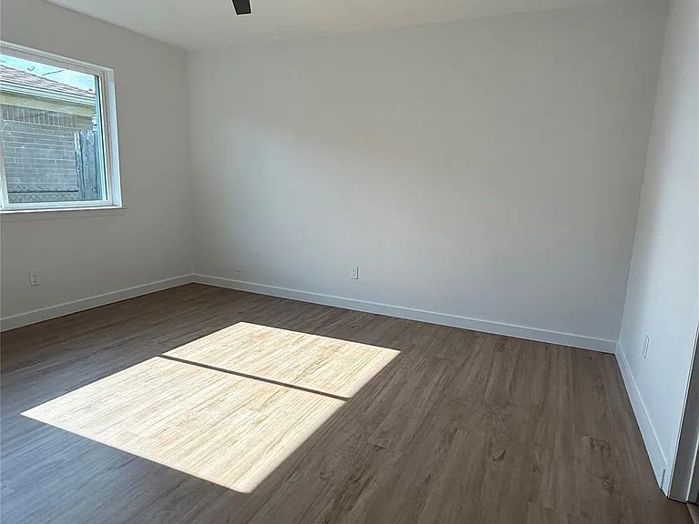 2726 Yale St — Photo 20