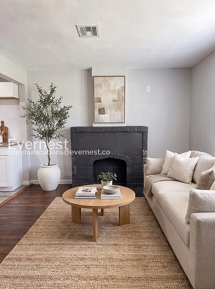 2 bed, 1.0 bath, 700 sqft, $875 — Photo 3
