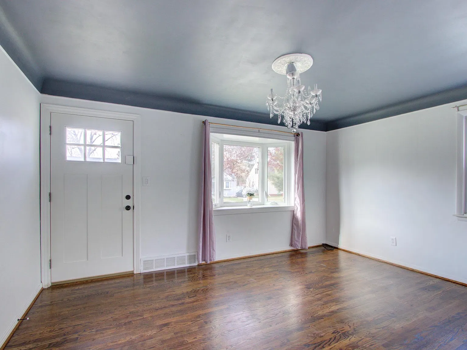 3 bed, 1596 sqft, $2,000 — Photo 3
