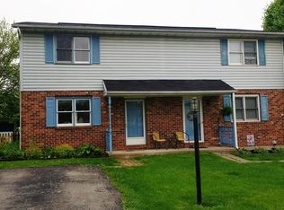 51 1/2 Meadow View Dr, Hanover, PA 17331