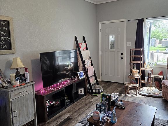 4th image of 614 N Jefferson