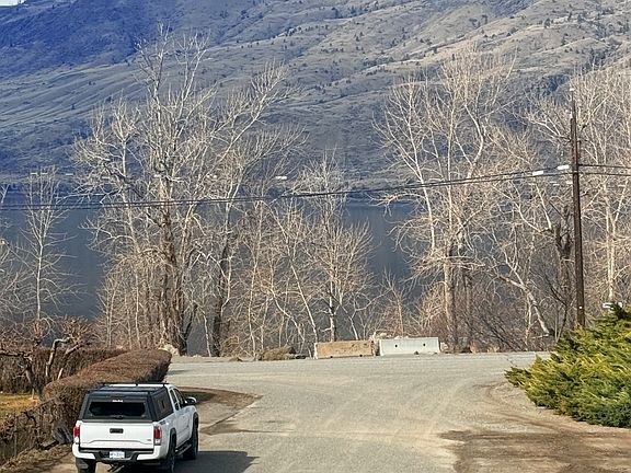 3rd image of 7114 Hillcrest Dr