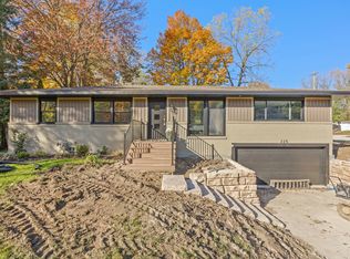 225 Sunset Hills Ave NW, Grand Rapids, MI 49534