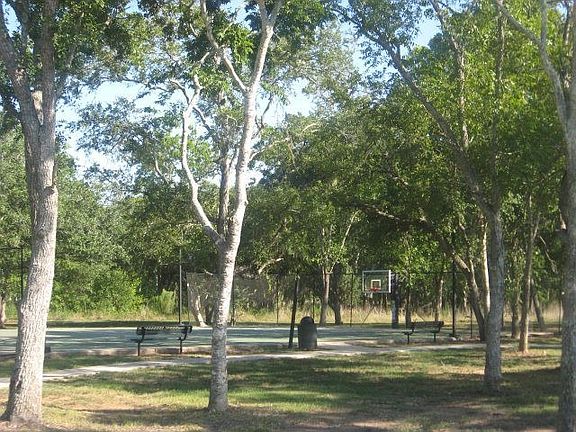4th image of 3026 Bayou View Ct