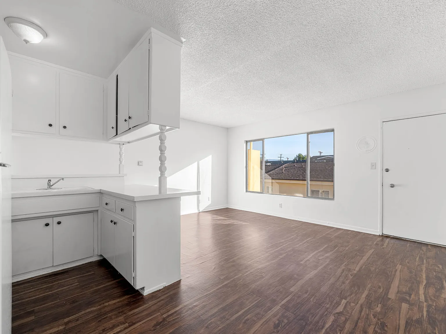 5326 La Mirada Ave — Photo 1