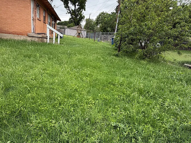 7000 Thurston Dr — Photo 10