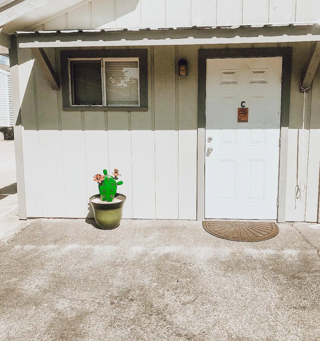 Studio, 400 sqft, $775 — Photo 4