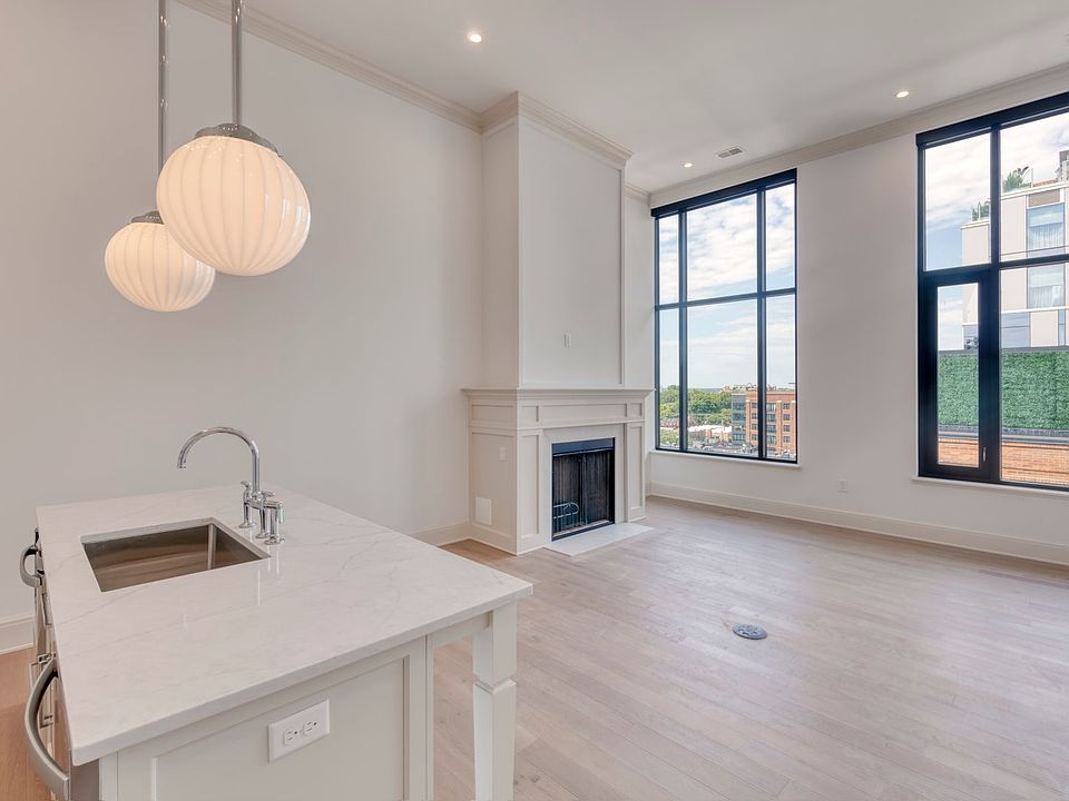 1st image of 35 E Hubbard Ave #407