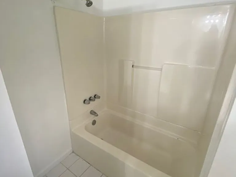 883 Monroe Dr NE — Photo 4