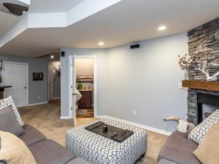 2549 Buck Ln — Photo 19