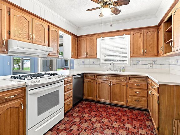 5th image of 309 Davis Dr