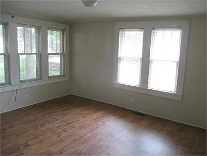 203 S Cravens St — Photo 2