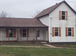 306 W Main St, Reynolds, IL 61279