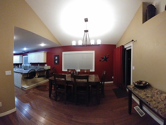 4th image of 43 Ponderosa Ave