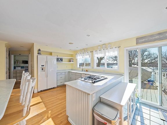 5th image of 130 Prospect Hill Dr